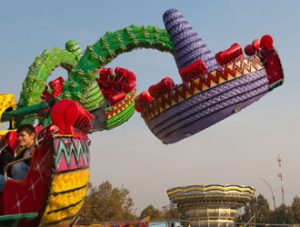 Giostre del Luna Park al parco della Pellerina di Torino