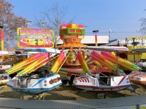 Giostra aerei al luna park di Torino