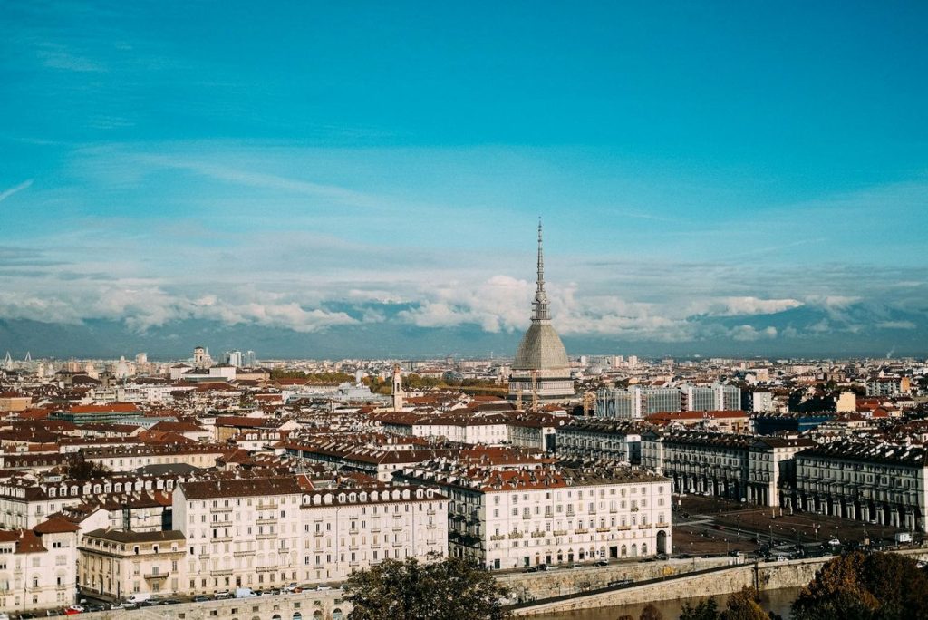 Foto panoramica di Torino scattata dal Monte dei Cappuccini